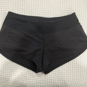 Lululemon speed up short size 8. Great consitoon
